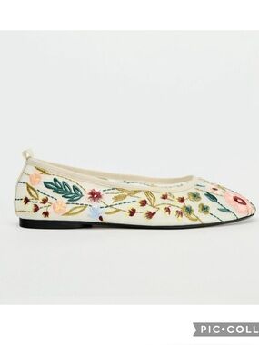 NWOT Zara Mesh Embroidered Floral Flats